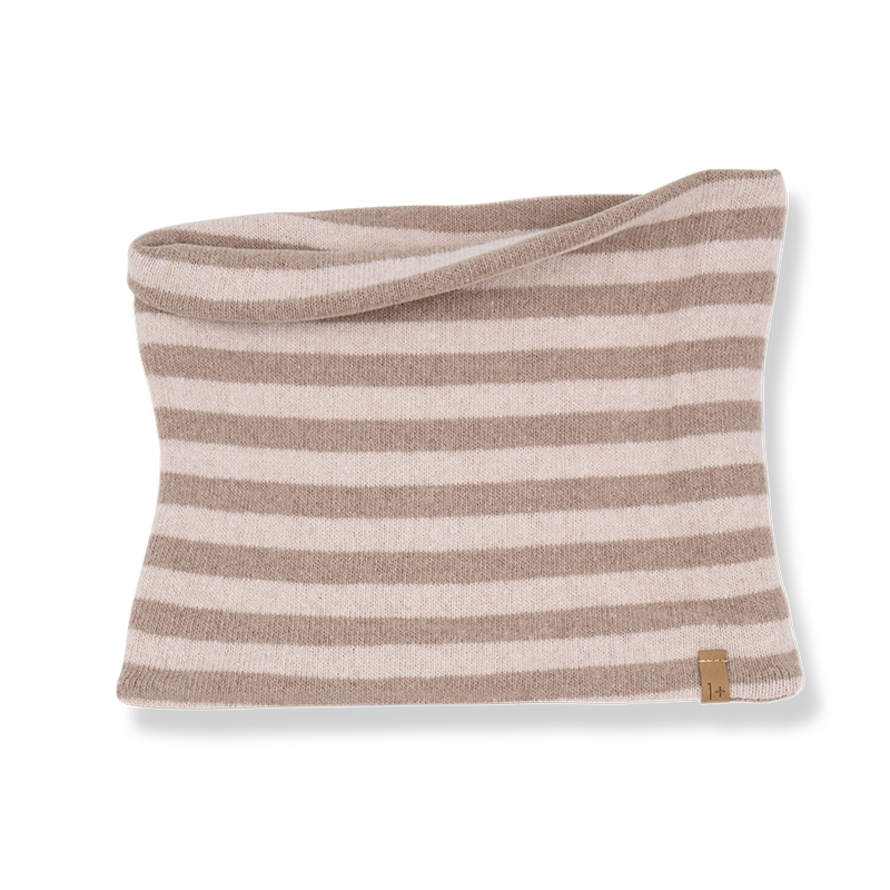 Cuello Nur nude