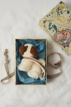 Peluche Walking Dog